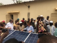 Mise en place réussie des maternités solaires par Désirs d'Avenir pour la Planète